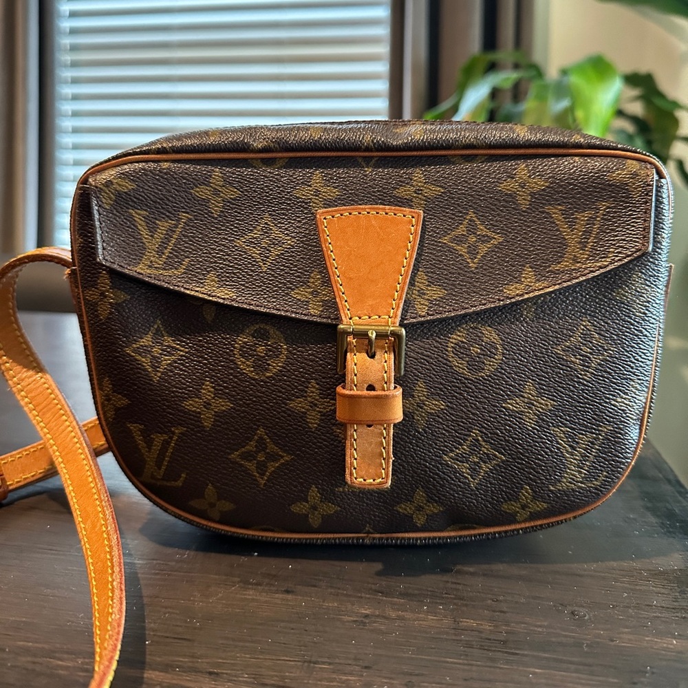 Louis Vuitton Jeune Fille 23 Monogram Crossbody Shoulder Bag